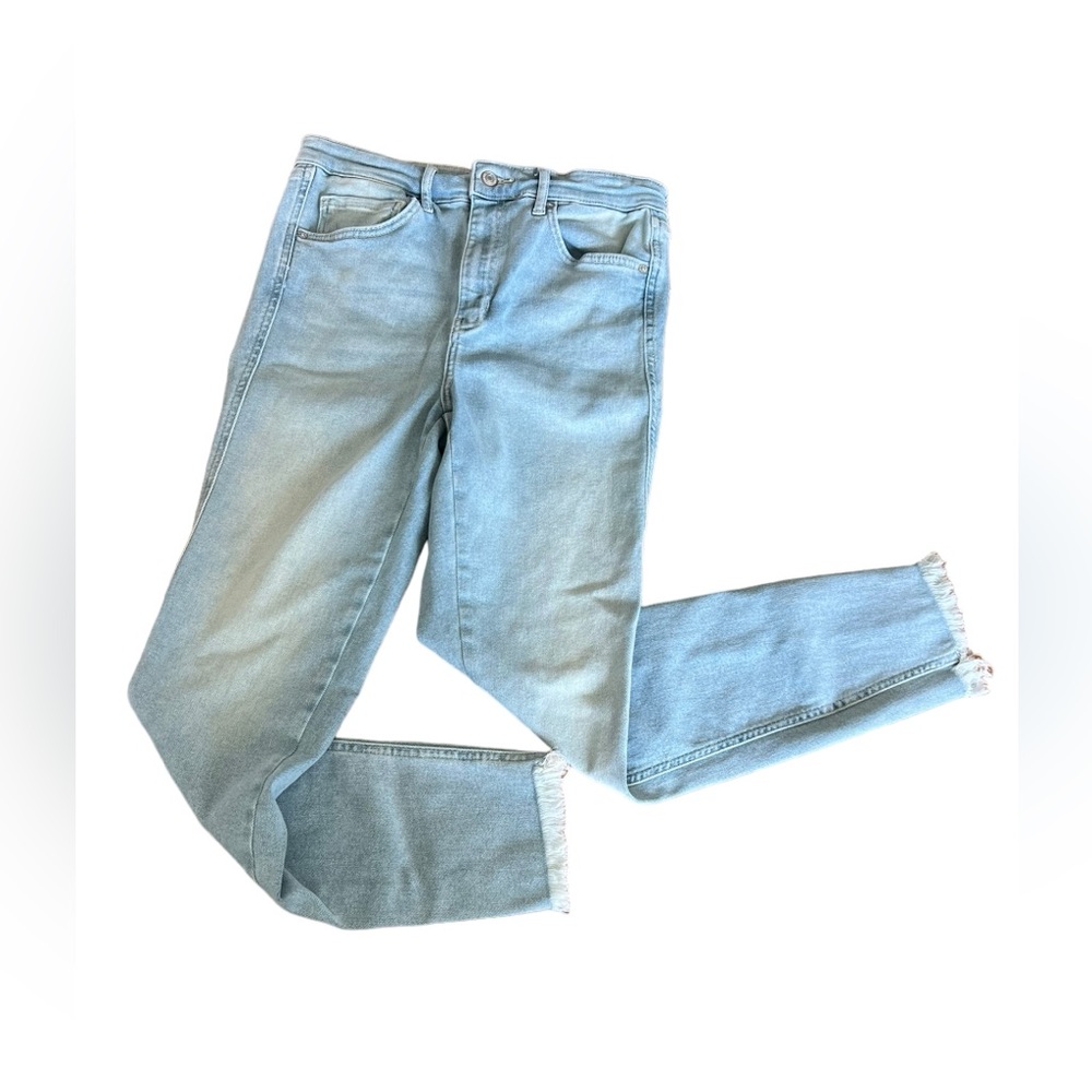 Free people thirty light wash jeans. Size 30‎